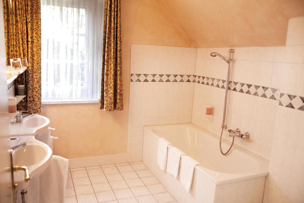 Landgasthof & Hotel Jagdhof Stralsund Pokoj fotografie